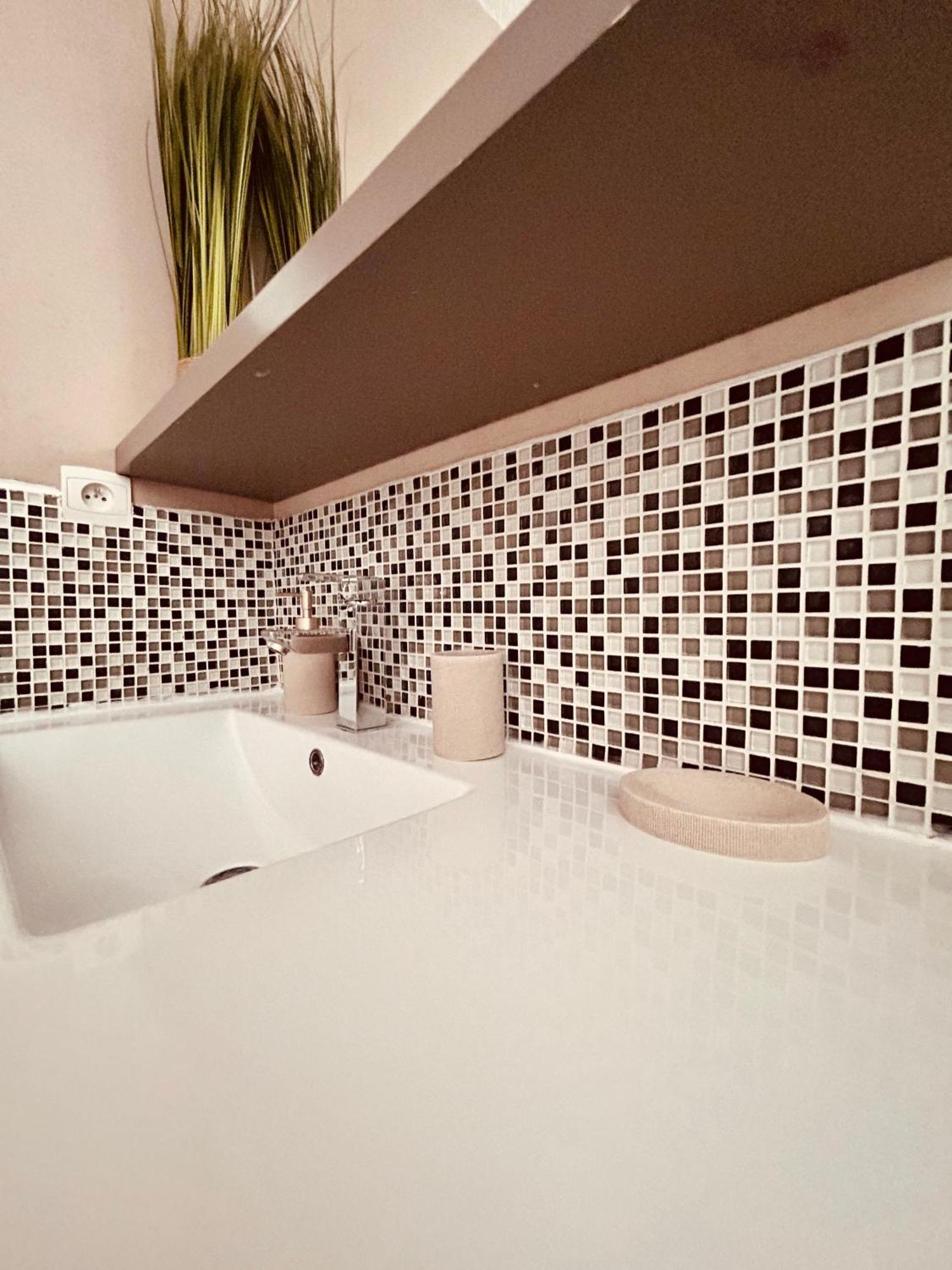Cocon Urbain - Avec Parking Prive Gratuit Apartment Toulouse Exterior photo